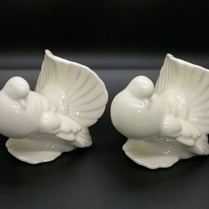 VTG. Pair of Porcelain Doves
